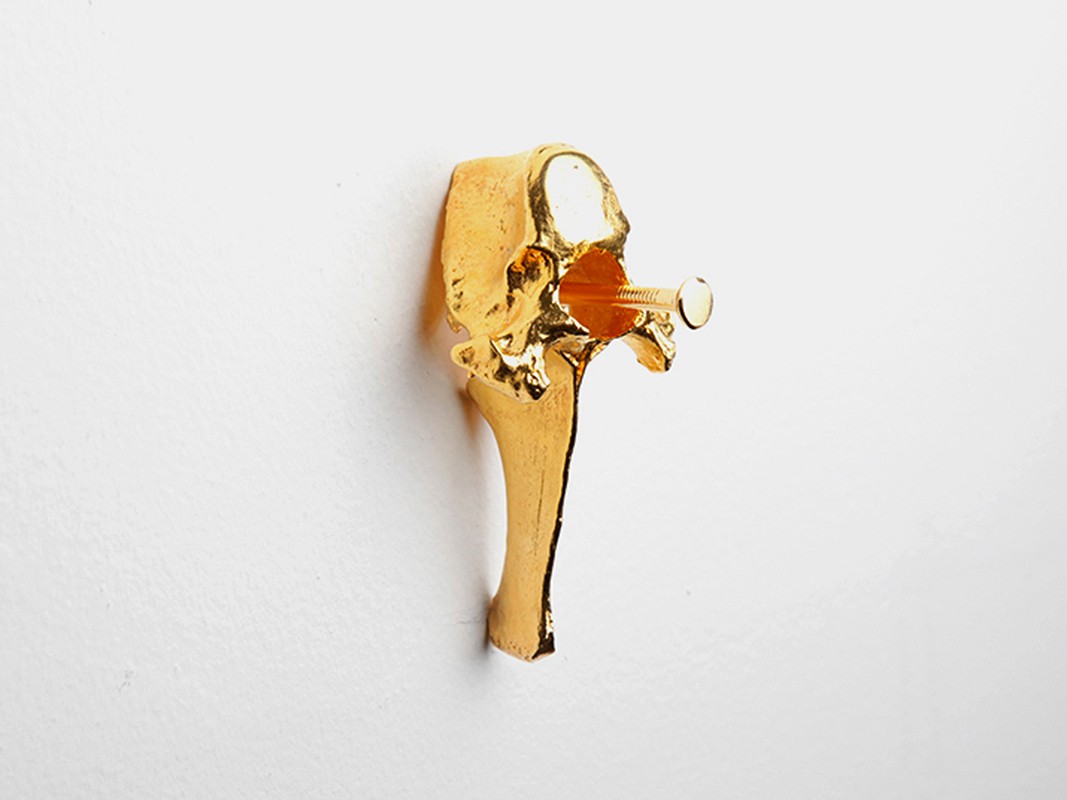 'Golden vertebrae', 2011. Gold plated bronze. Size: 4.3 x 1.5 x 1.2 inches. Ed. 5